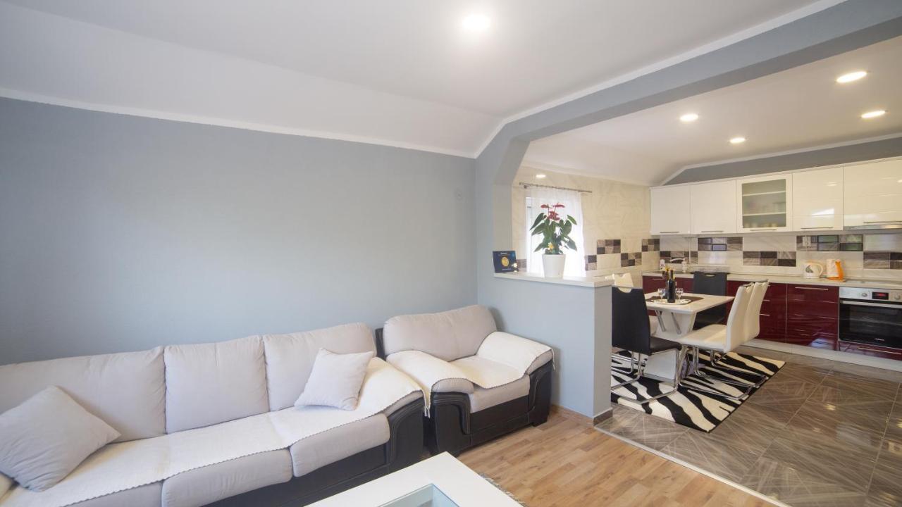 Apartment Milena Virpazar Buitenkant foto
