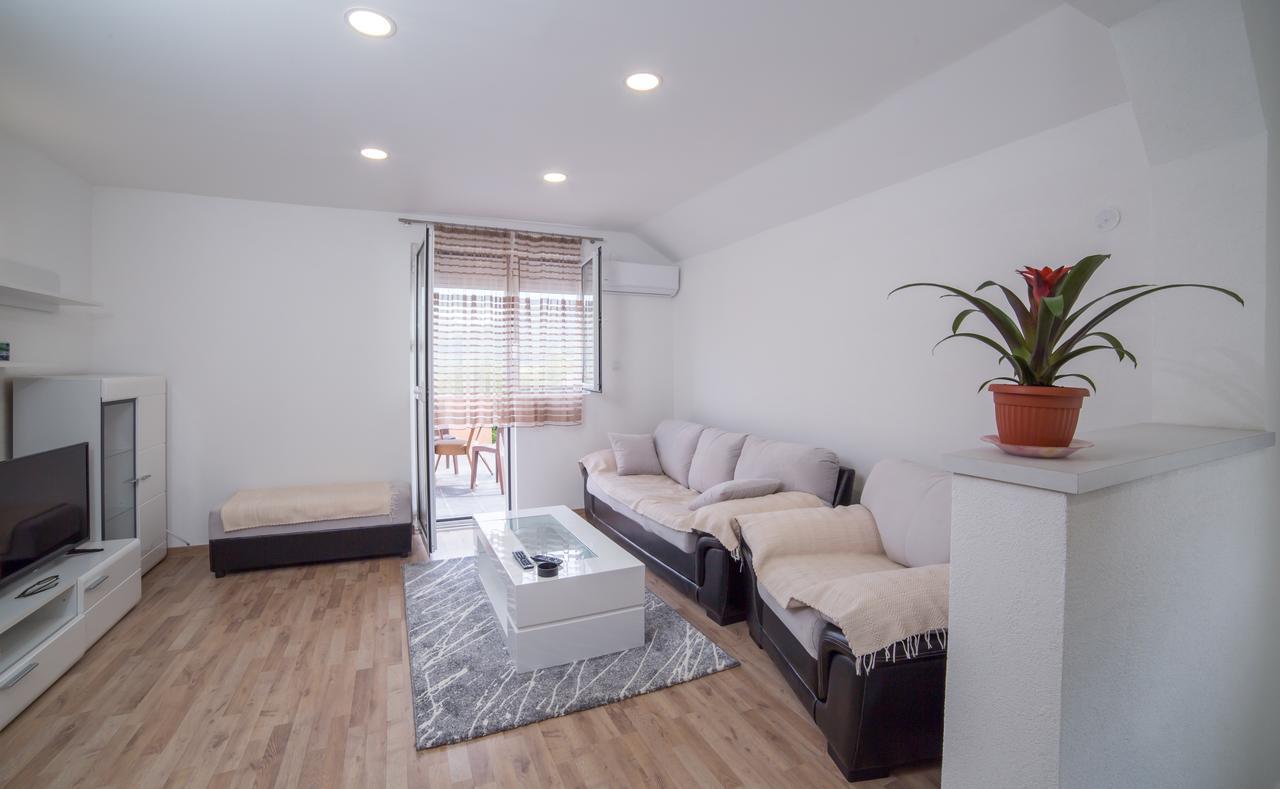 Apartment Milena Virpazar Buitenkant foto